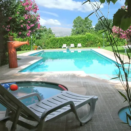 Comfortable House With Mountain View And Shared Pool Pedraca