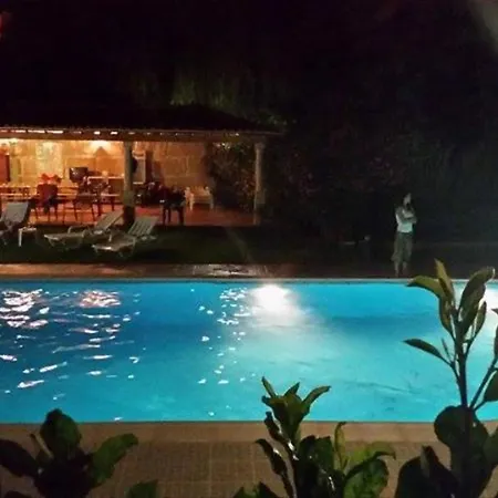 別荘 Comfortable House With Mountain View And Shared Pool Pedraça