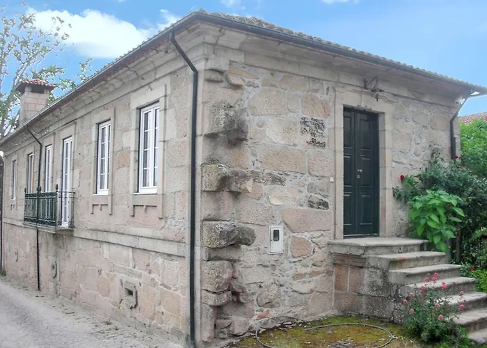 Nyaraló Comfortable House With Mountain View And Shared Pool Pedraça